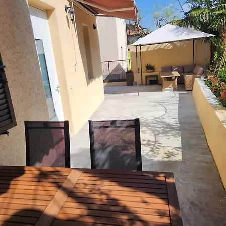 Marina - Free Parking Apartment *