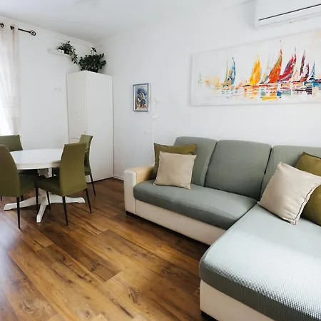 Marina - Free Parking *