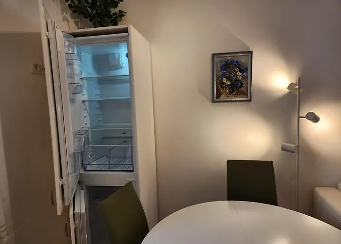 Marina - Free Parking Изола