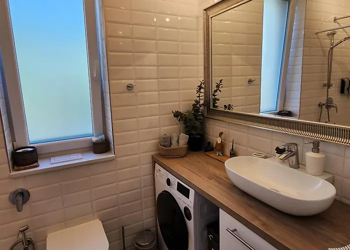 Marina - Free Parking *